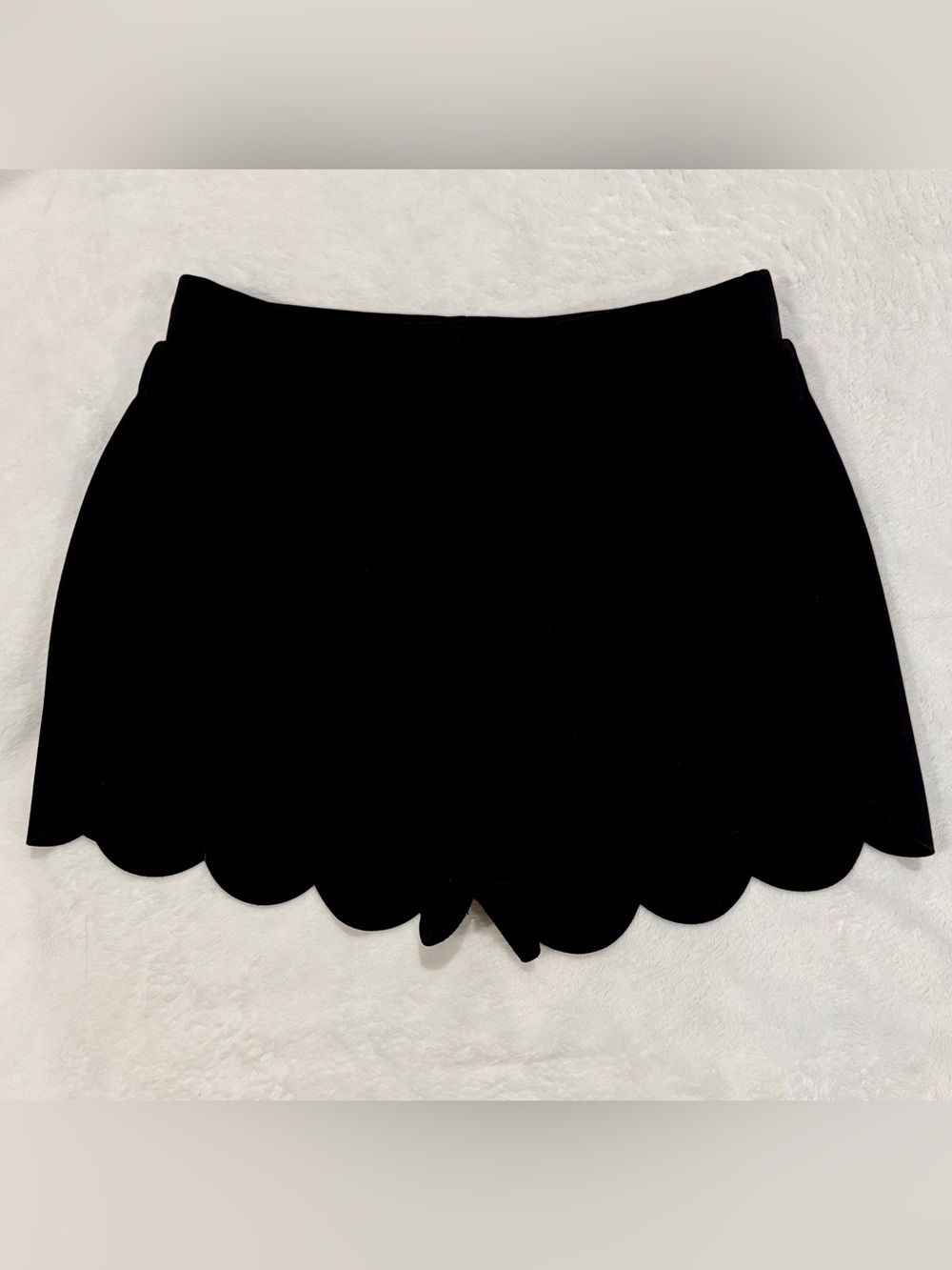 Express Black Scallop-Hem Pull On Women's Shorts